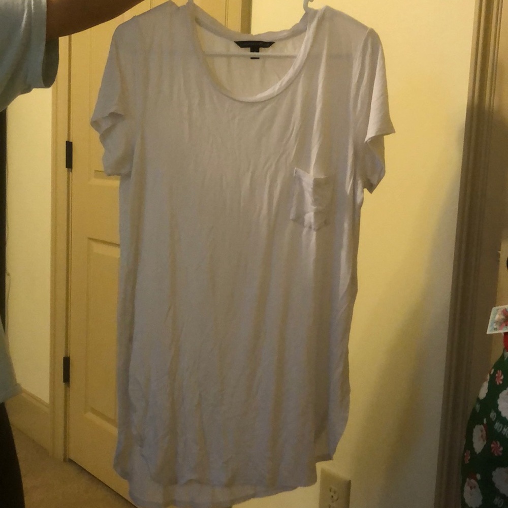white tee
